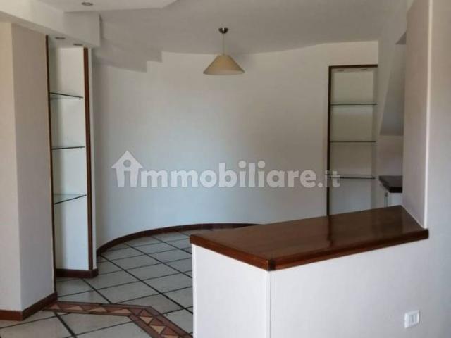 Villa Indipendente in affitto a Giugliano In Campania, Campania
