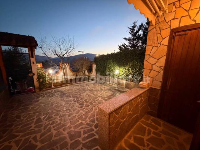 Villa Indipendente in affitto a Castel Di Sangro, Abruzzo