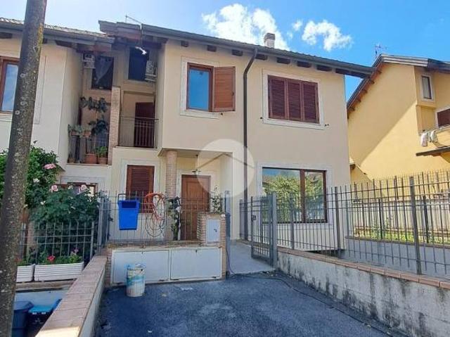 Villa Indipendente in affitto a Frosinone, Lazio