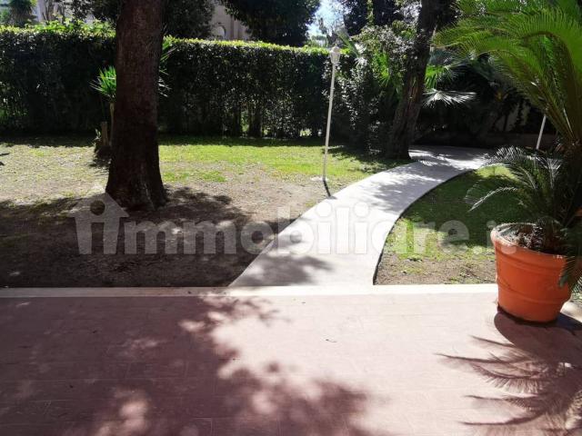 Villa Indipendente in affitto a Fregene, Roma Capitale
