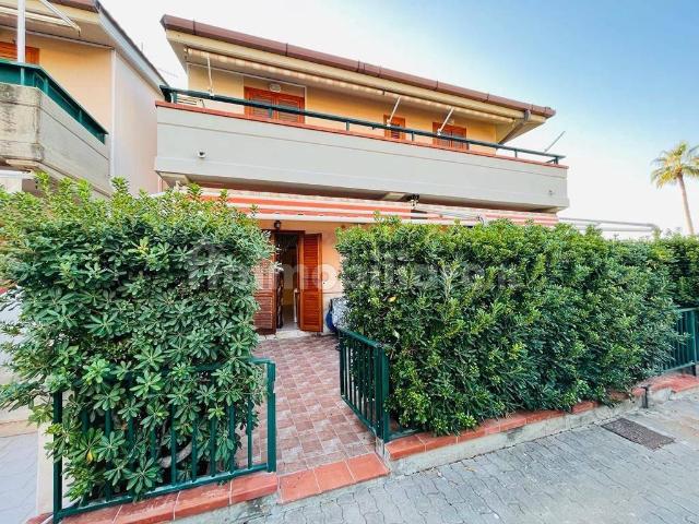 Villa Indipendente in affitto a Campofelice Di Roccella, Sicilia