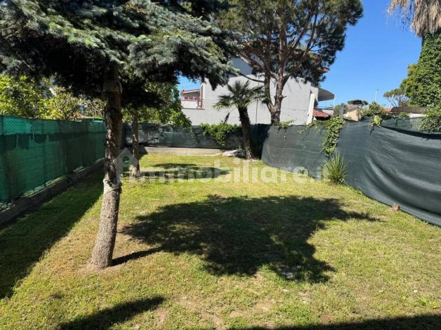 Villa Indipendente in affitto a Fregene, Roma Capitale