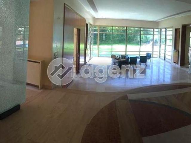 Villa vente à Anfa, Gharb-Chrarda-Beni Hssen
