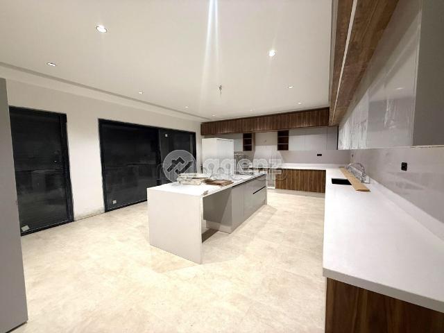 Villa vente à Bouskoura, Gharb-Chrarda-Beni Hssen