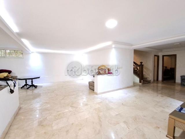 Villa vente à Anfa, Gharb-Chrarda-Beni Hssen