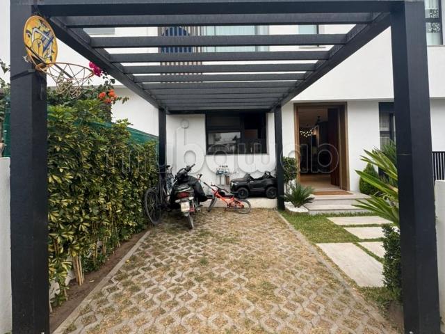 Villa vente à Bouskoura, Gharb-Chrarda-Beni Hssen