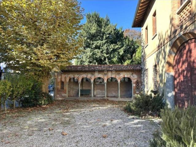Villa Indipendente in vendita a Albese con Cassano, Albese