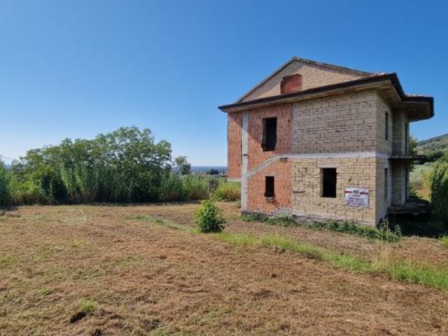 Villa Indipendente in vendita a Falciano Del Massico, Campania
