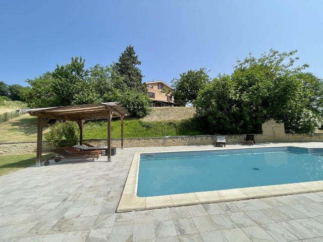 Casa in vendita a Marche, Macerata