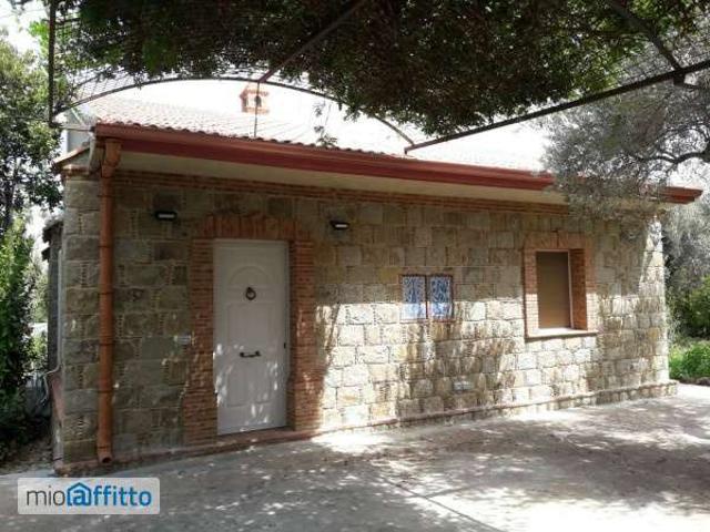 Villa Indipendente in affitto a Acquedolci, Sicilia