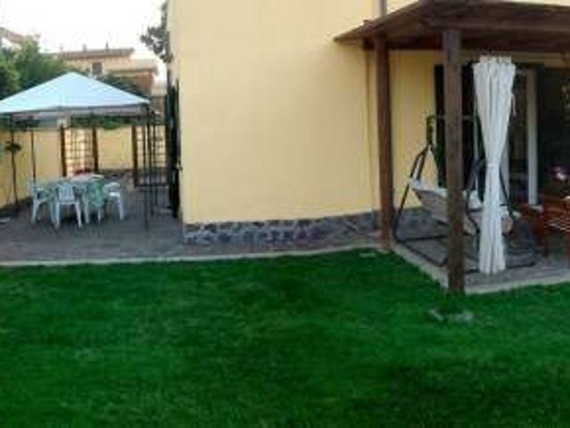 Villa Indipendente in affitto a Lido di Enea, Roma Capitale