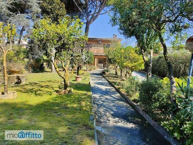 Villa Indipendente in affitto a Lido di Enea, Roma Capitale