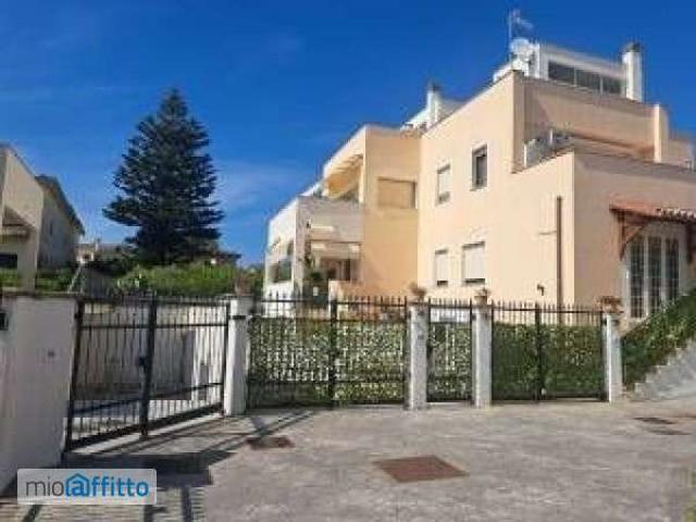 Villa Indipendente in affitto a Lido di Marechiaro, Roma Capitale