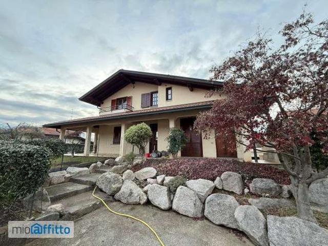 Villa Indipendente in affitto a Arsago Seprio, Lombardia