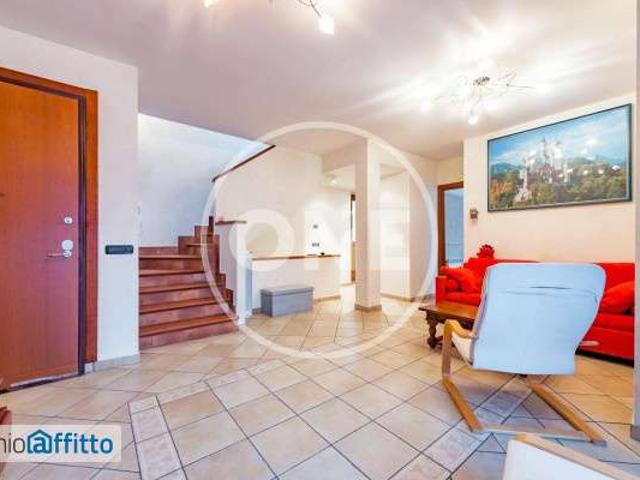 Villa Indipendente in affitto a Prato Fiorito, Roma
