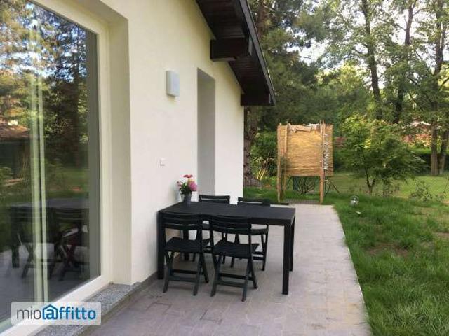 Villa Indipendente in affitto a Cantù, Lombardia