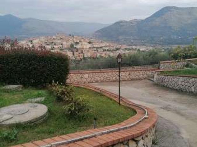 Villa Indipendente in affitto a Priverno, Lazio