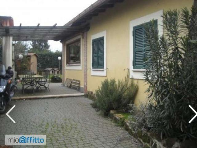 Villa Indipendente in affitto a Borgo San Martino, Roma Capitale