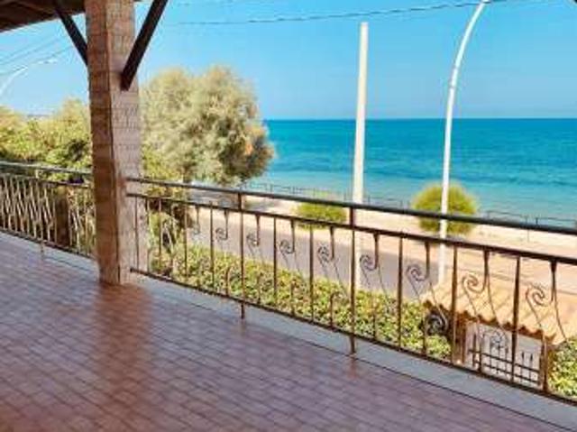 Villa Indipendente in affitto a Avola, Sicilia