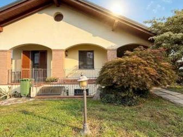 Villa Indipendente in affitto a Cernusco Sul Naviglio, Lombardia