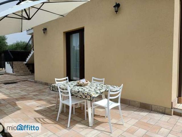 Villa Indipendente in affitto a Contrada Maranello, Marche