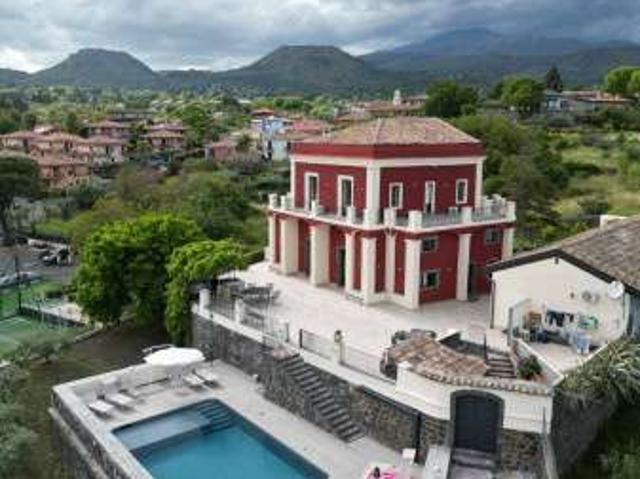 Villa Indipendente in affitto a Aci Sant'antonio, Sicilia