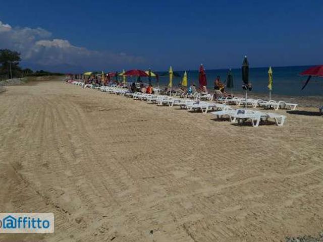 Villa Indipendente in affitto a Campofelice Di Roccella, Sicilia