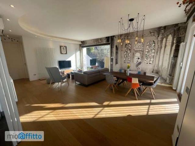Villa Indipendente in affitto a Arese, Milano