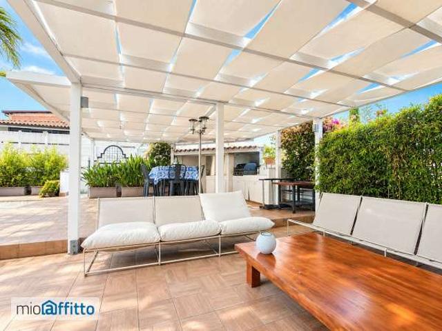 Villa Indipendente in affitto a Municipio Roma X, Roma Capitale
