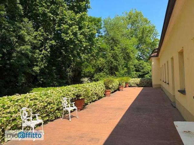 Villa Indipendente in affitto a Municipio 9, Milano