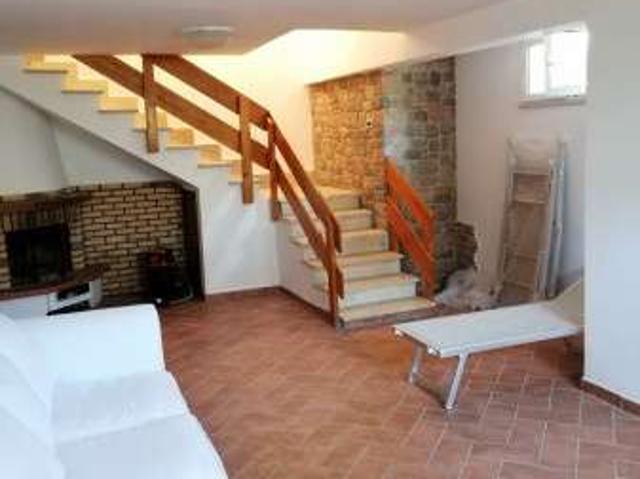 Villa Indipendente in affitto a Lido di Marechiaro, Roma Capitale