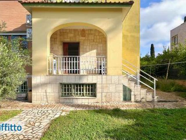 Villa Indipendente in affitto a Lido di Enea, Roma Capitale