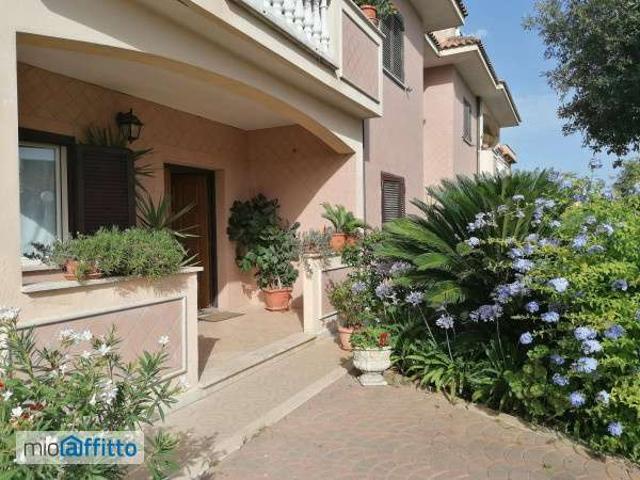 Villa Indipendente in affitto a Lido di Enea, Roma Capitale