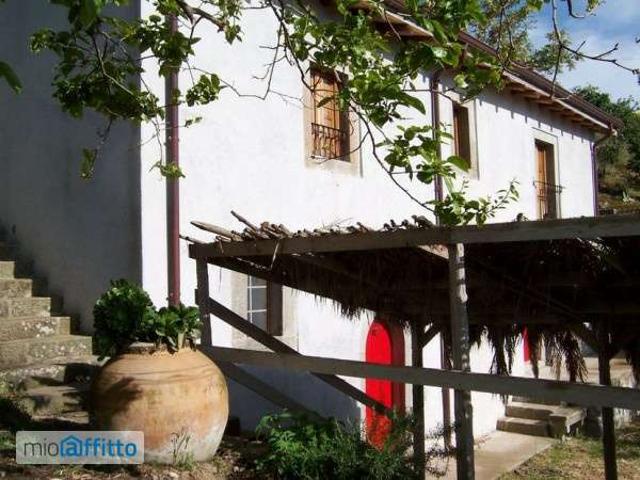 Villa Indipendente in affitto a Castell'umberto, Sicilia