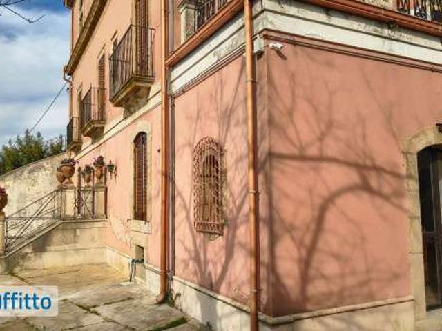 Villa Indipendente in affitto a Caltagirone, Sicilia