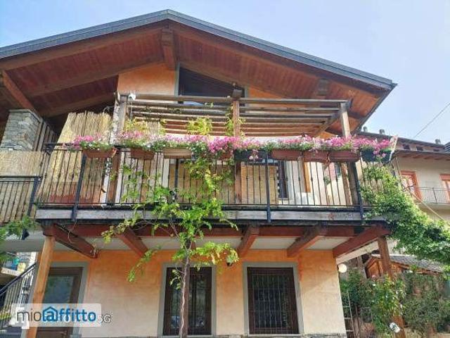 Villa Indipendente in affitto a Merlin, Chatillon