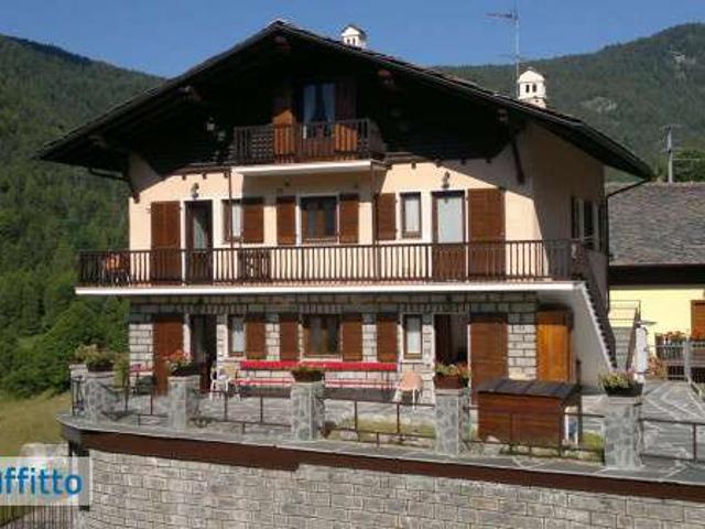 Villa Indipendente in affitto a Brusson, Aosta