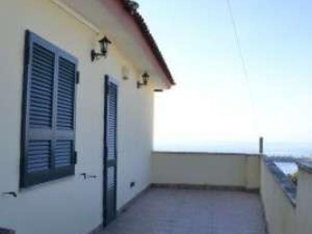 Villa Indipendente in affitto a Bacoli, Campania