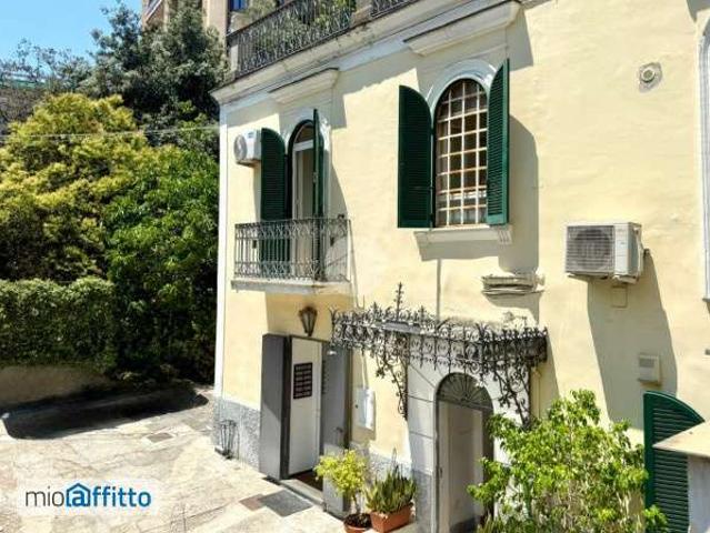 Villa Indipendente in affitto a Municipalità 1, Campania
