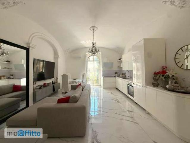 Villa Indipendente in affitto a Municipalità 1, Campania