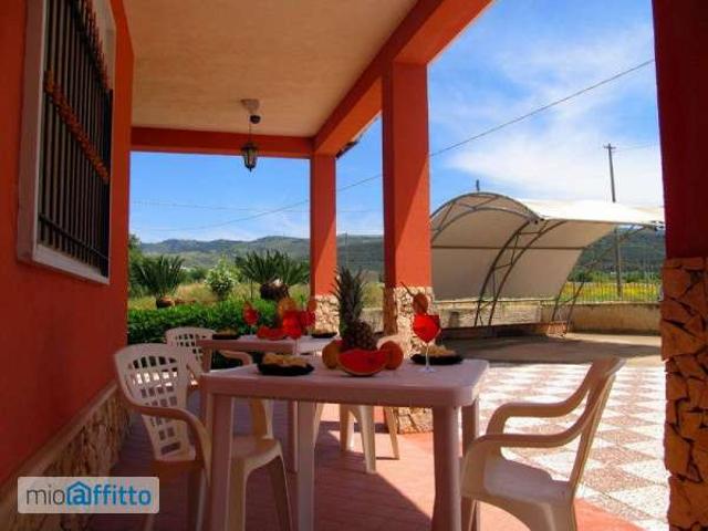 Villa Indipendente in affitto a Chiaramonte Gulfi, Sicilia