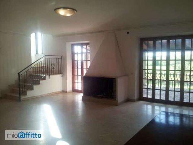 Villa Indipendente in affitto a Ulica, Roma Capitale