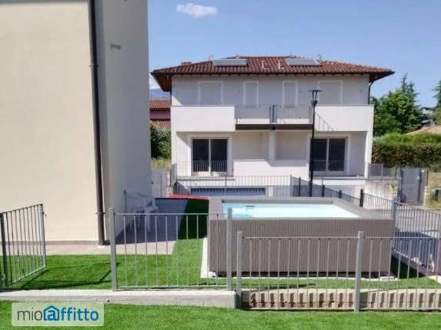 Villa Indipendente in affitto a Crociale, Manerba Del Garda