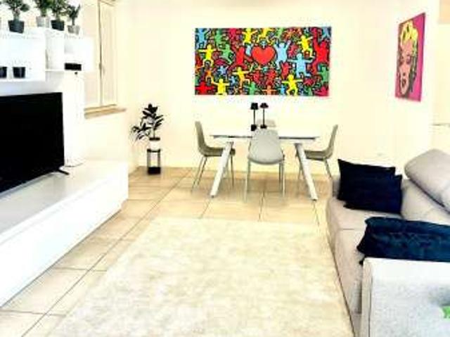 Villa Indipendente in affitto a Crociale, Manerba Del Garda