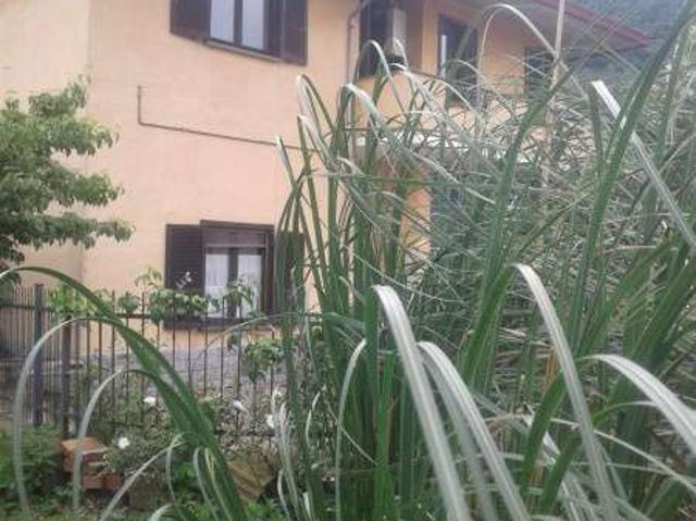 Villa Indipendente in affitto a Dubino, Lombardia