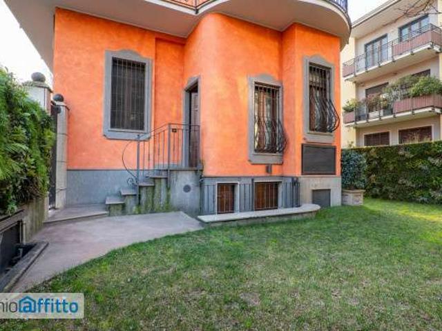 Villa Indipendente in affitto a Municipio 8 di Milano, Milano