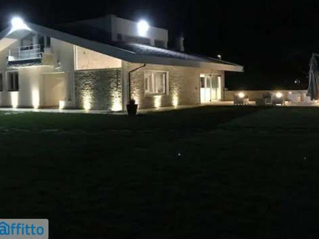 Villa Indipendente in affitto a Borgo Sant'Antonio, Salto Di Fondi