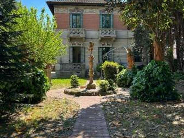 Villa Indipendente in affitto a Municipio 4, Milano
