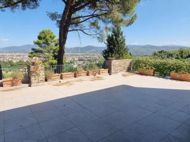 Villa Indipendente in affitto a Quartiere 3, Firenze