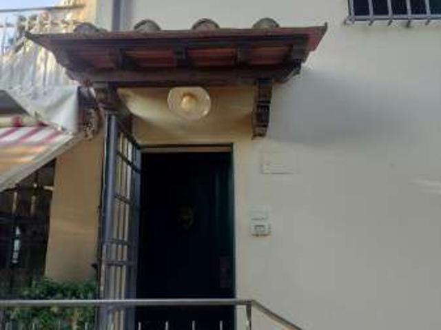 Villa Indipendente in affitto a Lastra A Signa, Toscana